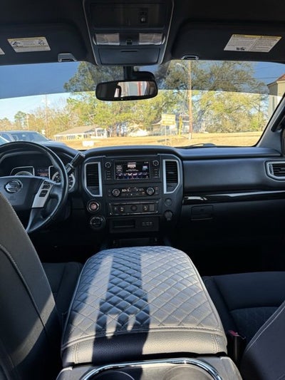 2019 Nissan Titan SV